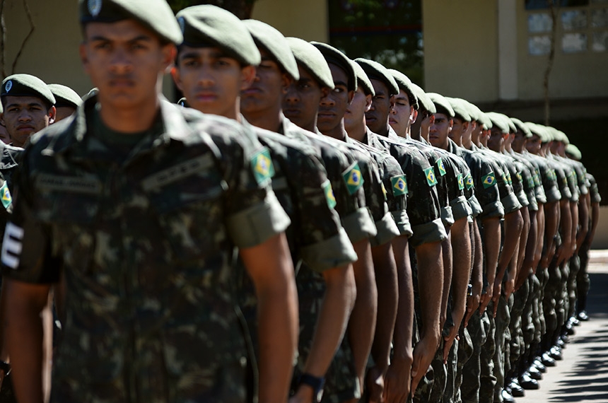 Os Diferentes Caminhos de Ingresso: Concursos e Escolas Militares - inspiração 1