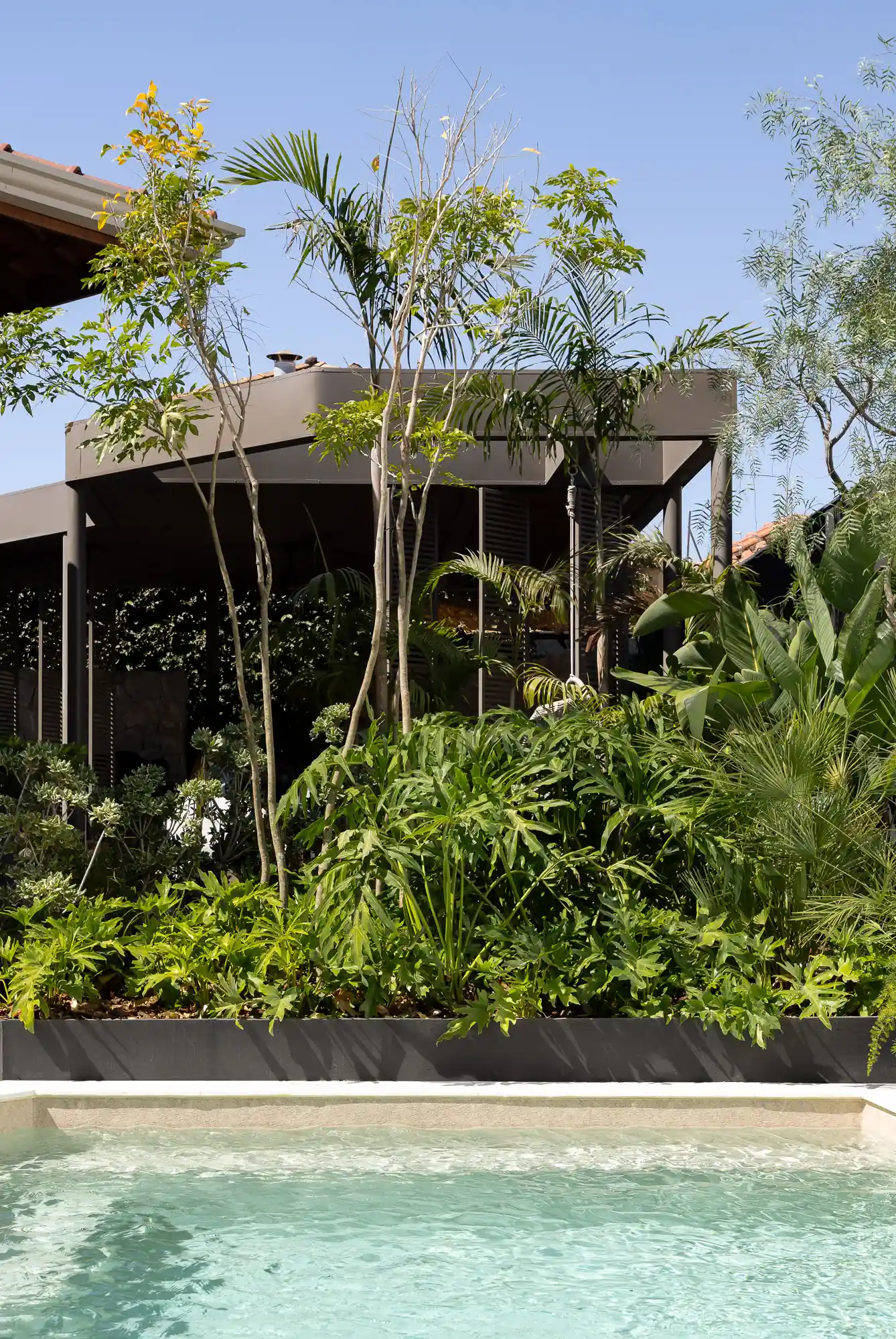 Descubra como a água pode ser usada para refrescar o ambiente - inspiração 1