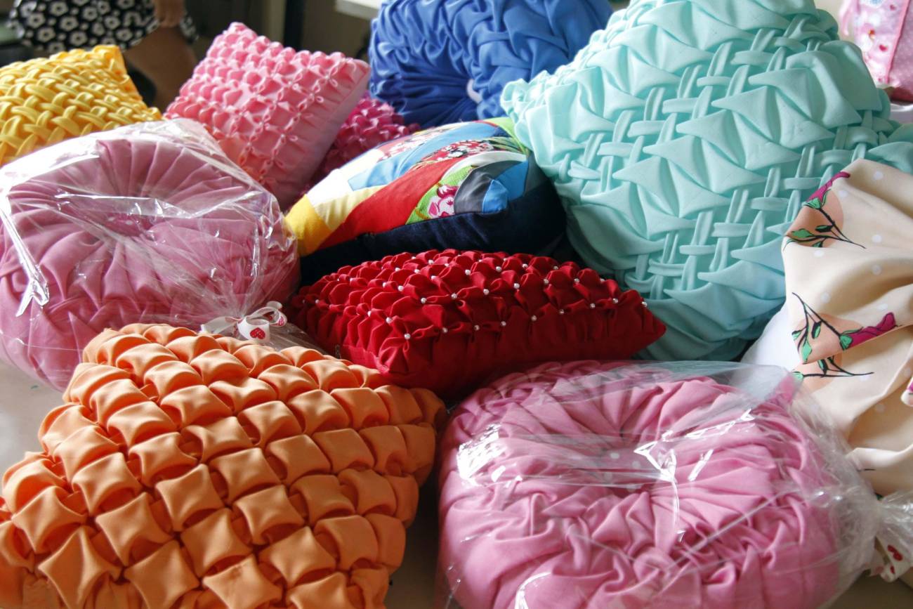 Almofadas Vazadas: Uma Tendência Ousada e Moderna - inspiração 2