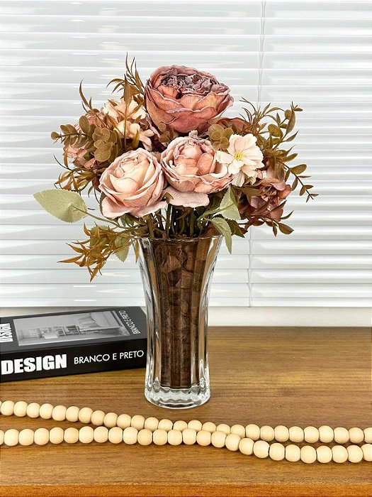 A Adição das Flores Principais: O Foco do Seu Arranjo - inspiração 2