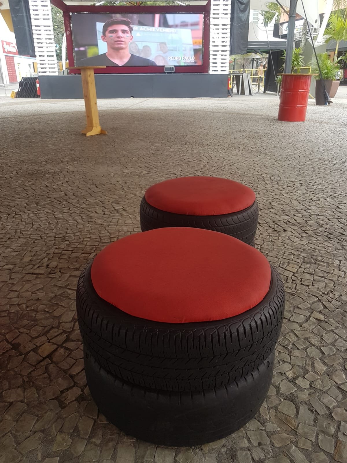 Ideias de Decoração com Pufes Feitos à Mão - inspiração 2