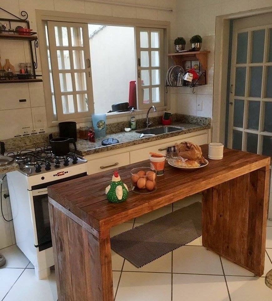 Minimalismo moderno: bancadas de madeira com design clean e funcional - inspiração 1