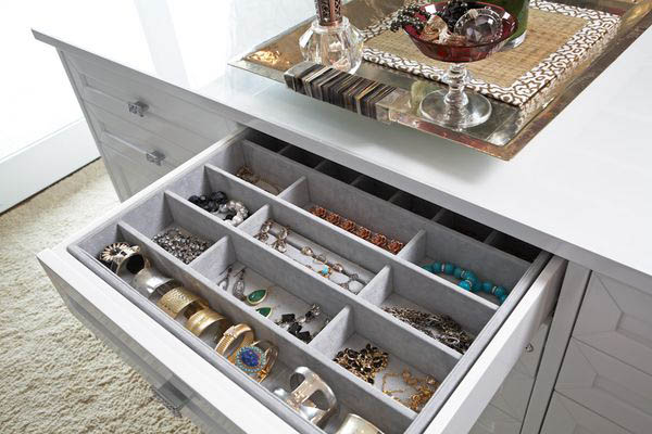 Expositores de Parede: Elegância e Acesso Rápido Para Seus Brilhos - inspiração 1