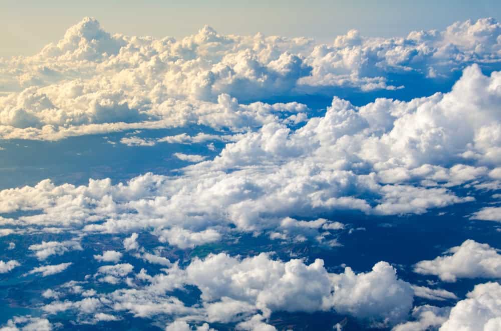 Cristais de Gelo: O Peso Adicional nas Nuvens Frias - inspiração 2