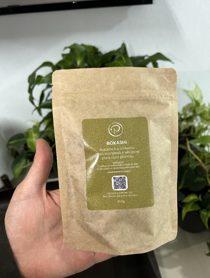 Bokashi Líquido vs. Farelado: Qual o Melhor para Suas Plantas?