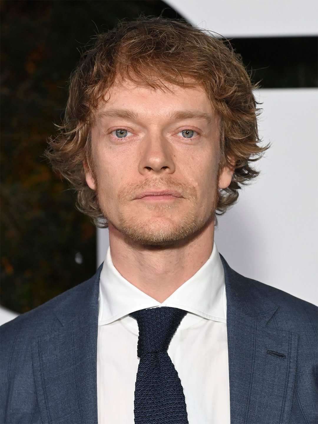 Alfie Allen no Instagram: O Que o Ator Compartilha com Seus 820 Mil Seguidores