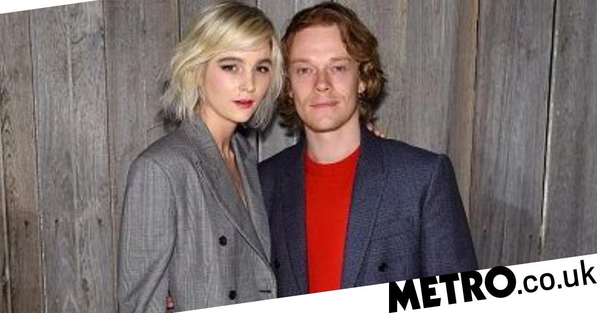 A Carreira de Alfie Allen Pós-Game of Thrones: Onde Ele Está Agora?