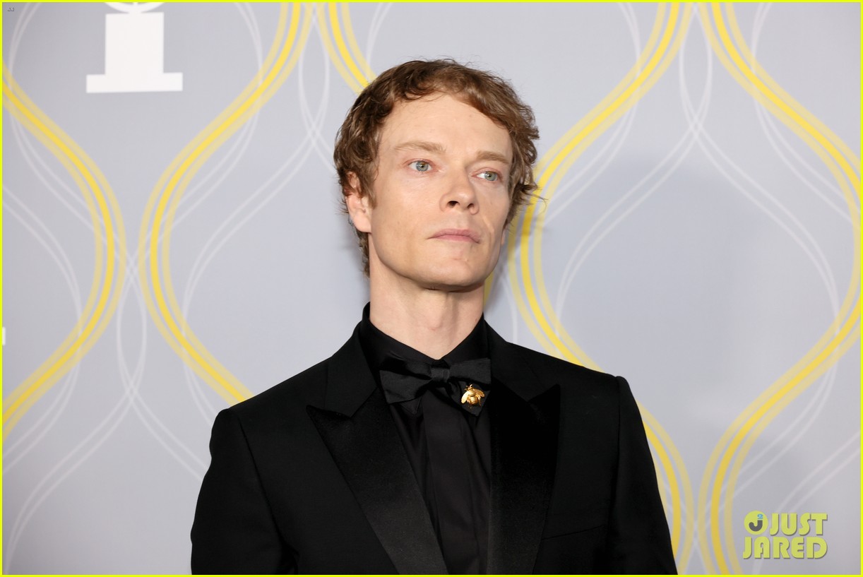 Alfie Allen no Instagram: O Que o Ator Compartilha com Seus 820 Mil Seguidores