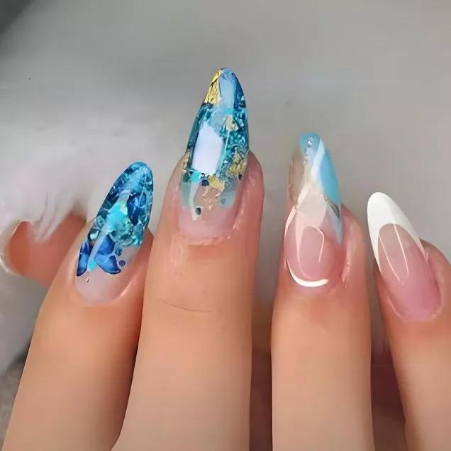 Unhas amendoadas longas