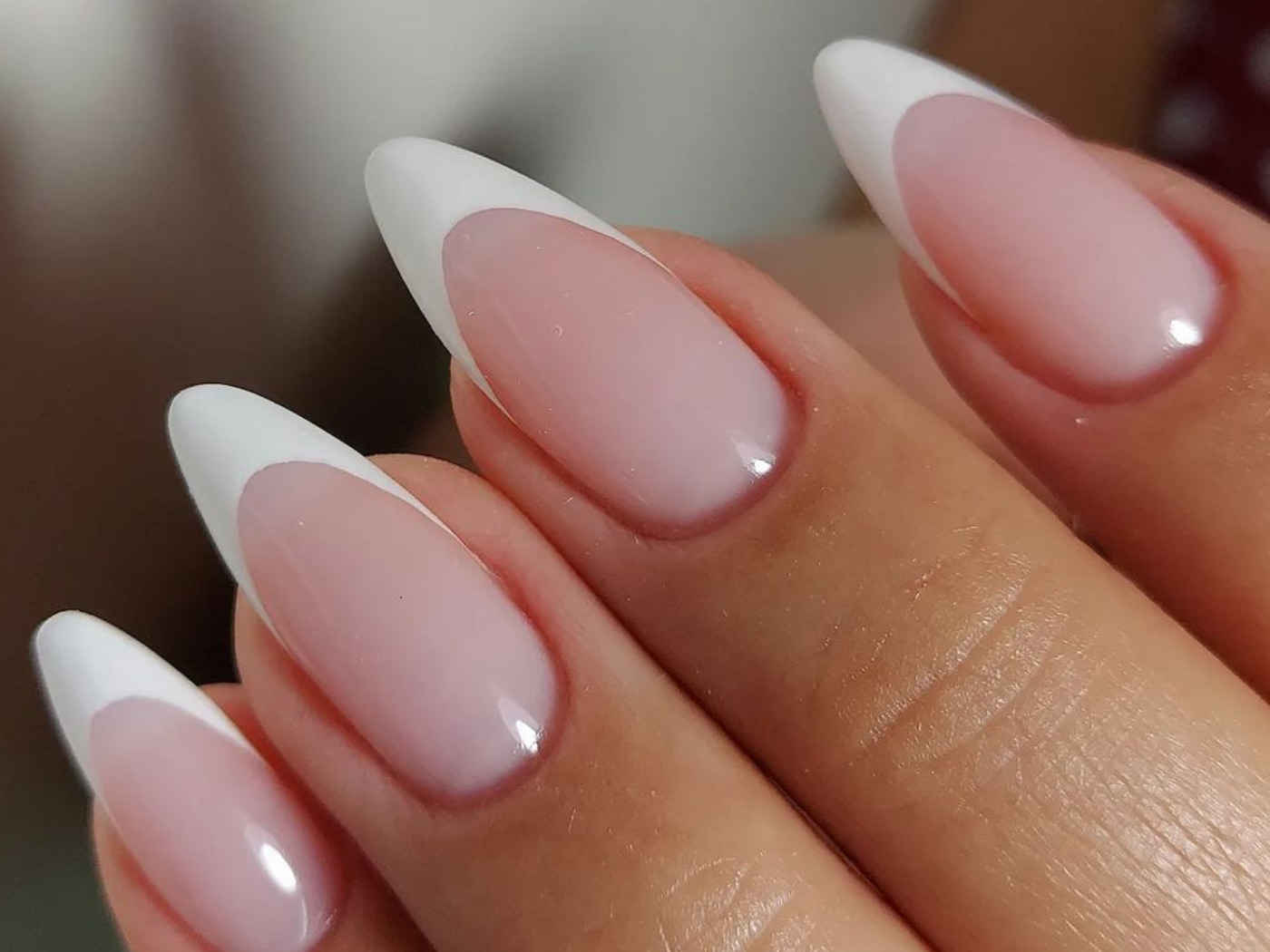 Unha almond stiletto