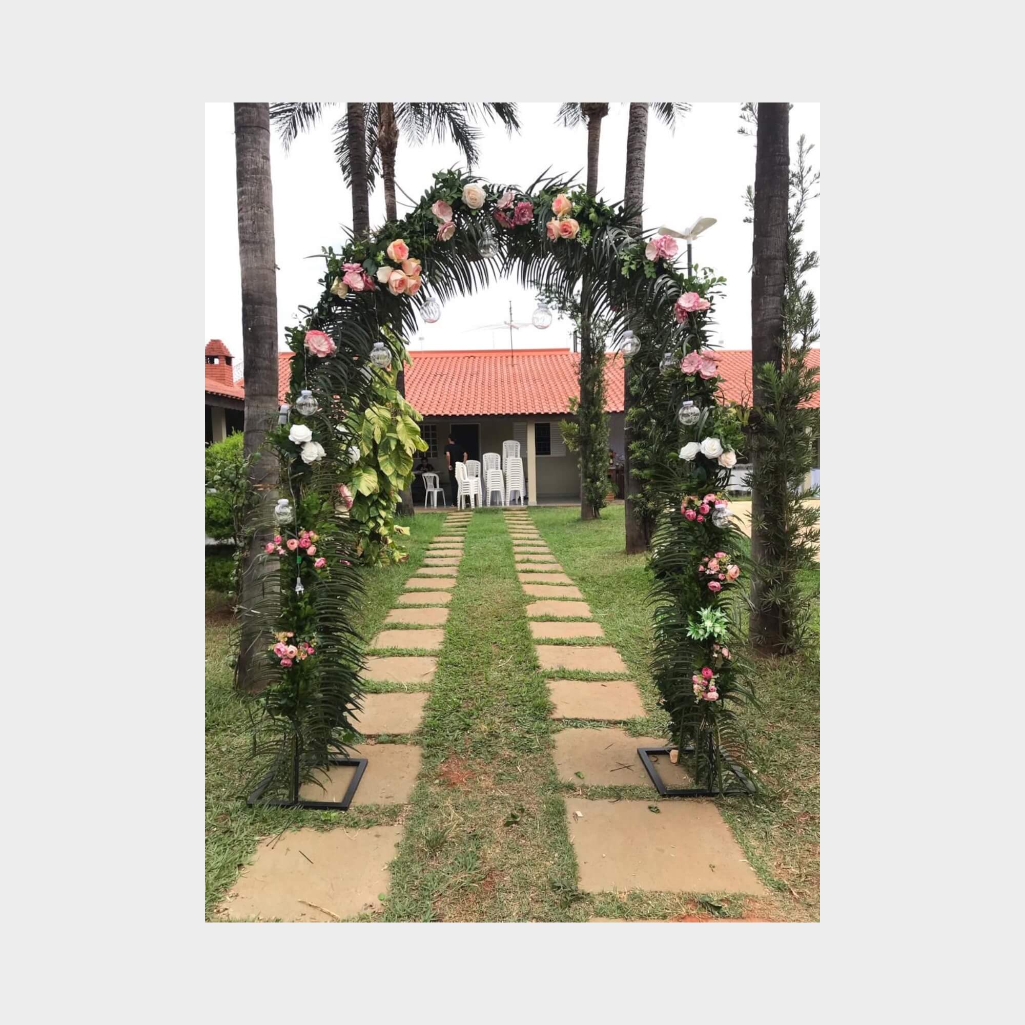 Guia Completo: Escolhendo as Flores Perfeitas para Seu Arco de Casamento