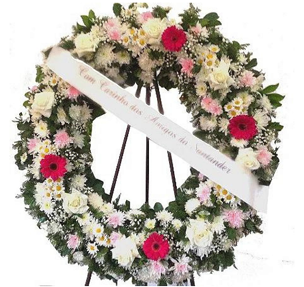 Locação vs. Compra: Qual a Melhor Opção para Seu Arco de Flores?