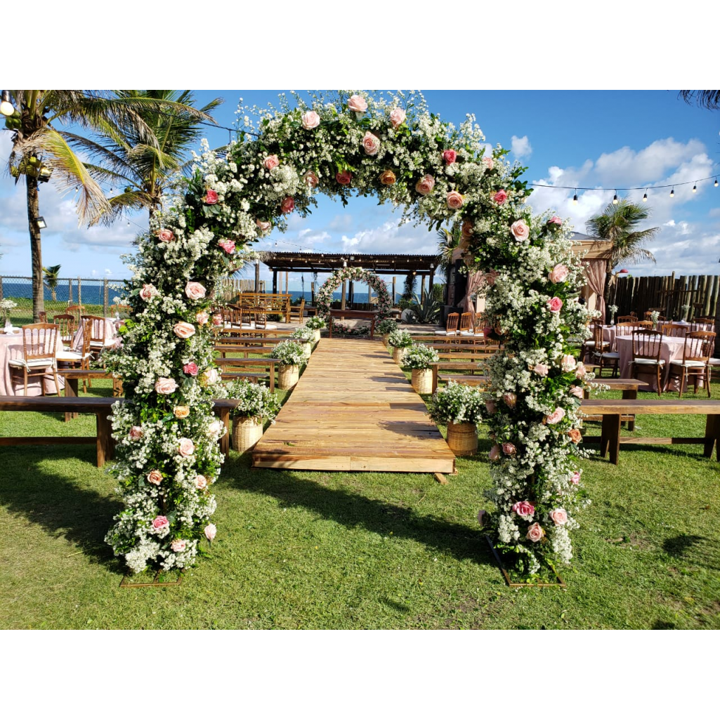 Arco de Flores: Ideias Criativas para Aniversários e Noivados