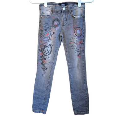 A Evolução do Estilo Punk Rock de Avril Lavigne: Da Abbey Dawn aos Dias Atuais