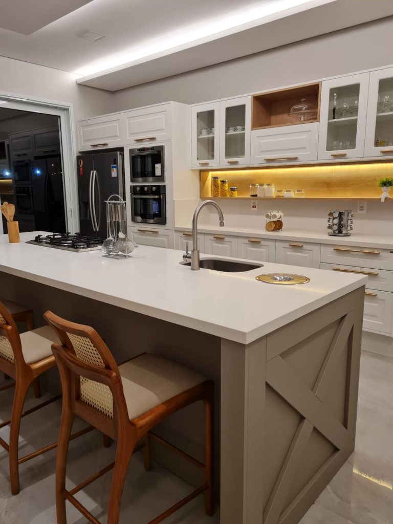 bancada de cozinha com cuba de embutir