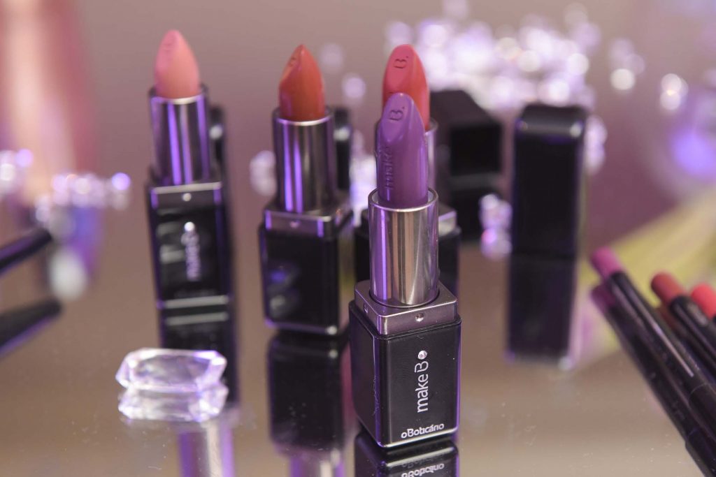 batom roxo o boticário mate