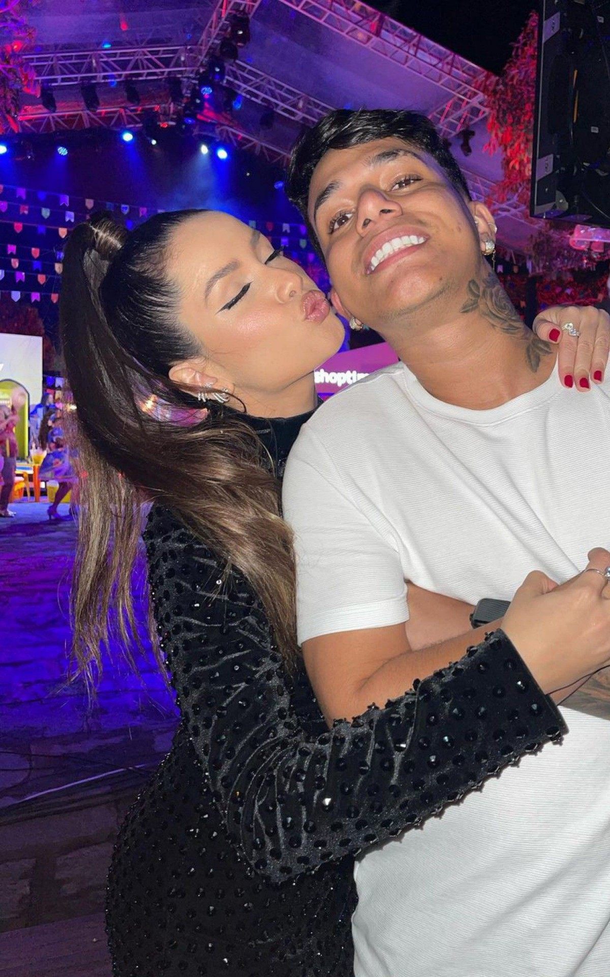 Como Conversar com seu Parceiro sobre o Beijo Grego