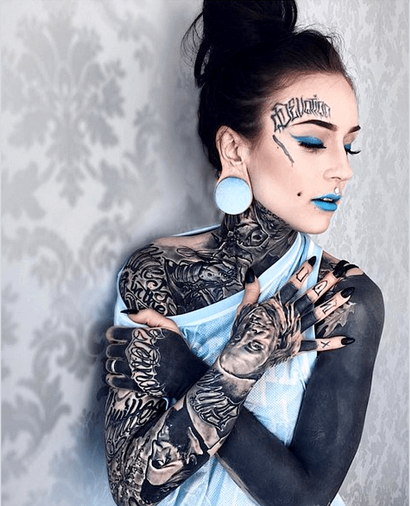 Dor e Processo: Tudo Sobre a Experiência de Fazer uma Tatuagem Blackout