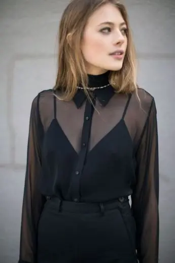 blusa preta transparente sensual