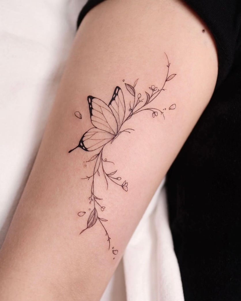 desenho tattoo borboleta e rosa