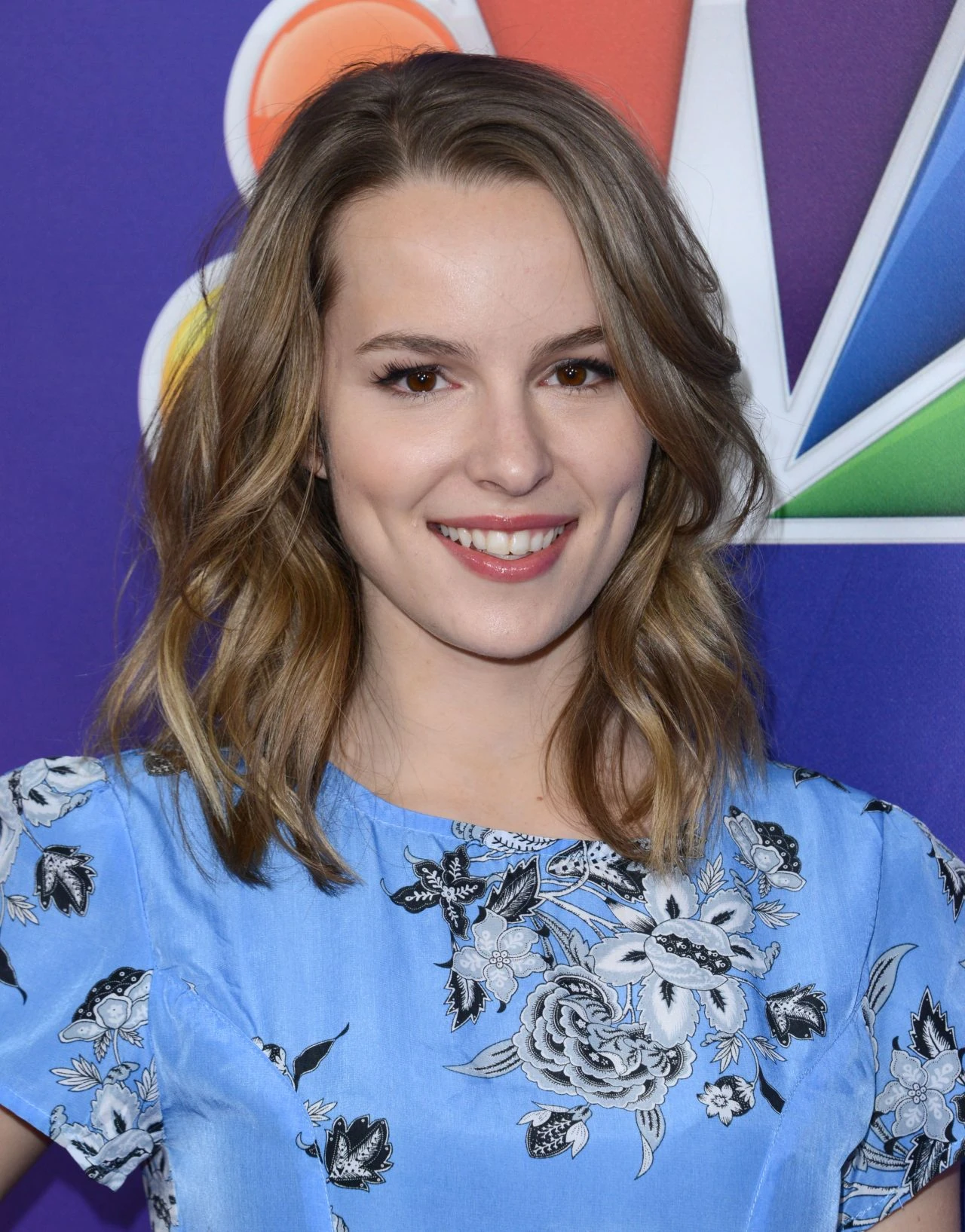 lançamentos Bridgit Mendler R&B alternativo