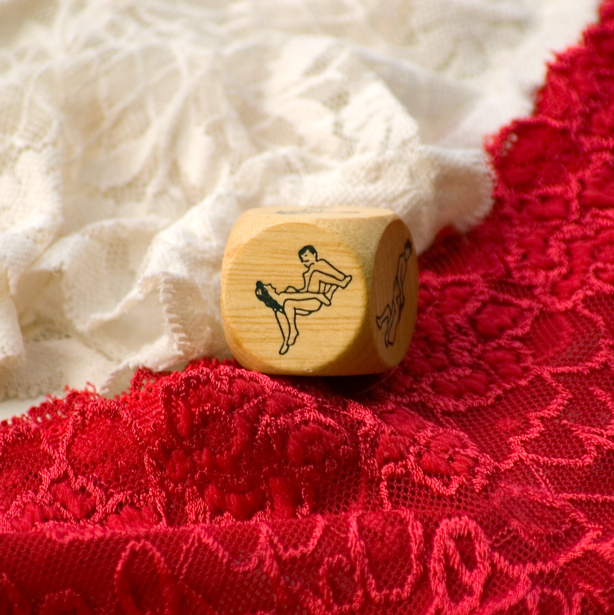 Além do Quarto: Brincadeiras Sensuais para o Dia a Dia do Casal