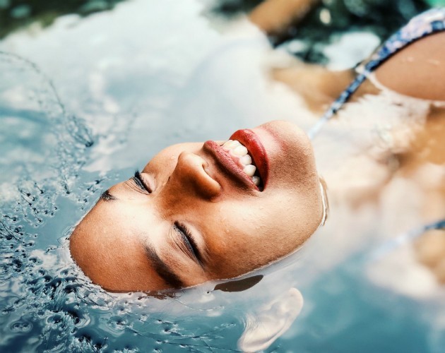 Guia Completo: O Que Comer Para Um Bronzeado Dourado e Duradouro