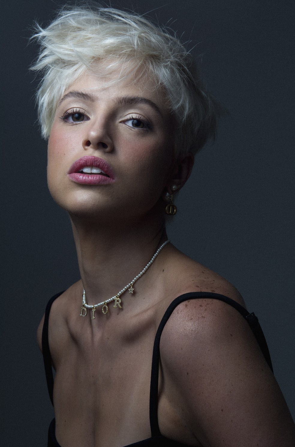 Agatha Moreira e a Tendência do Cabelo Curto: Inspirações para 2026