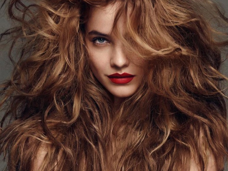 5 ideias de títulos:
1. Bronde: A Cor Que Está Dominando 2025/2026
2. Como Conseguir o Cabelo Bronde Perfeito em Casa
3. Bronde vs. Ombré: Qual a Diferença?
4. Manutenção do Cabelo Bronde: Dicas Essenciais
5. Celebridades Que Usam Bronde e Inspiram a Tendência