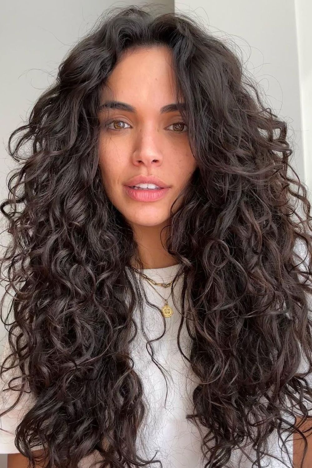 Cabelo Cacheado Em Camadas Médio