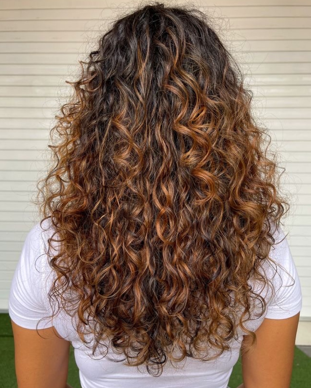 Como escolher o melhor corte em camadas para seu tipo de cacho