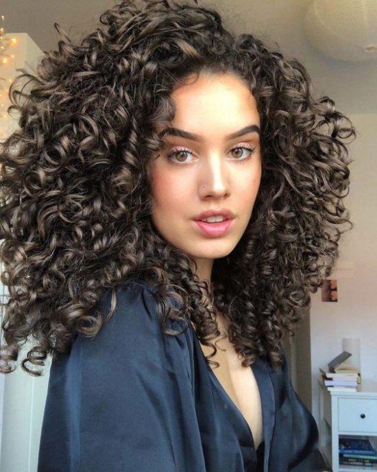 Como escolher o melhor corte em camadas para seu tipo de cacho