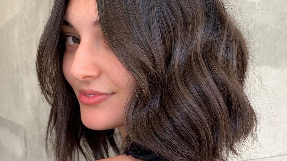 5 ideias de títulos:
1. Guia Completo: Descubra o Tom de Cabelo Castanho Ideal para Você
2. Cabelo Castanho Iluminado: Tendências e Como Conseguir o Look Perfeito
3. Manutenção do Cabelo Castanho: Dicas Essenciais para uma Cor Duradoura
4. De Castanho Claro a Escuro: Explorando a Diversidade de Tons
5. Cabelo Castanho e Pele: Como Escolher a Nuance que Mais Valoriza Seu Rosto