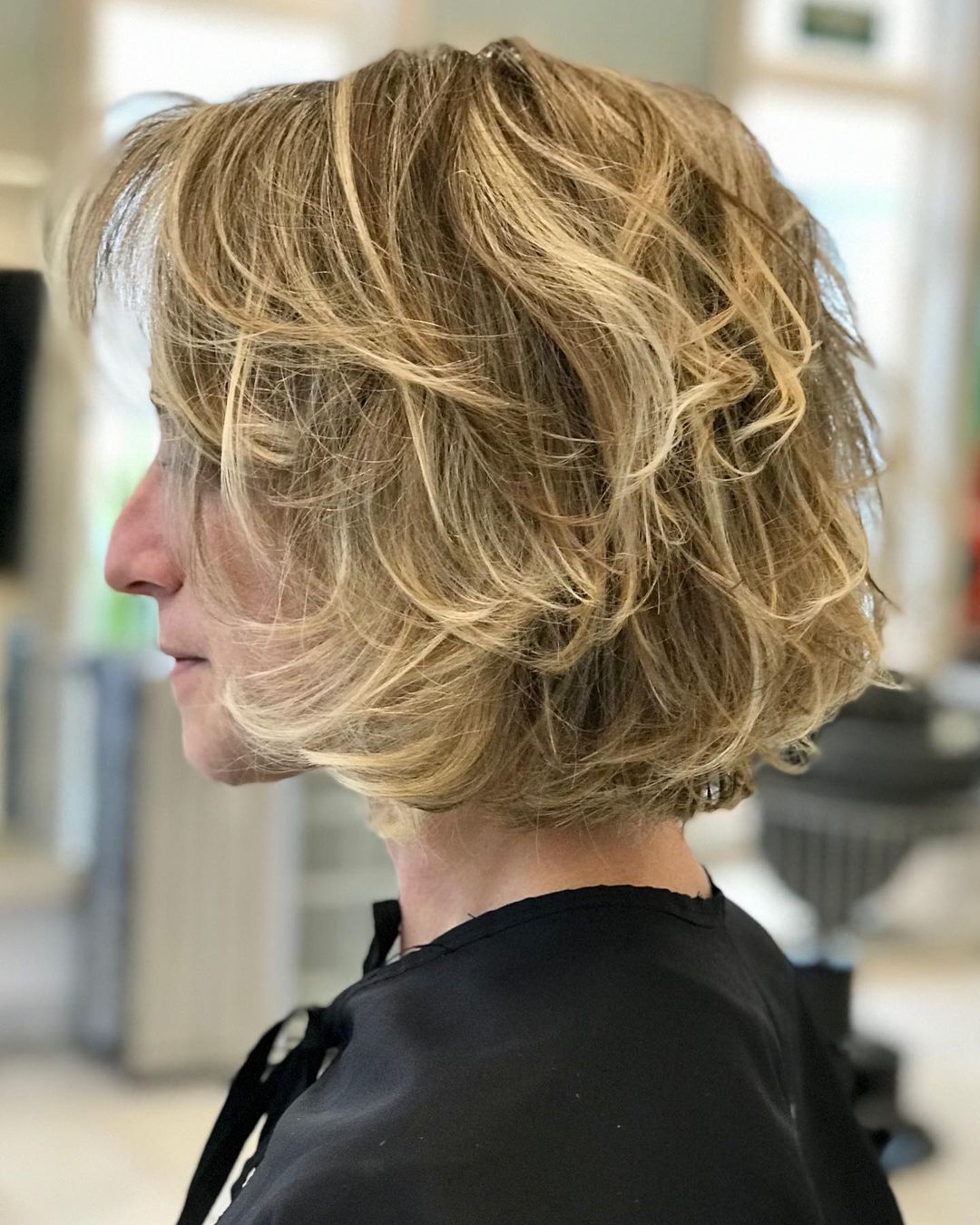 chanel de bico ondulado