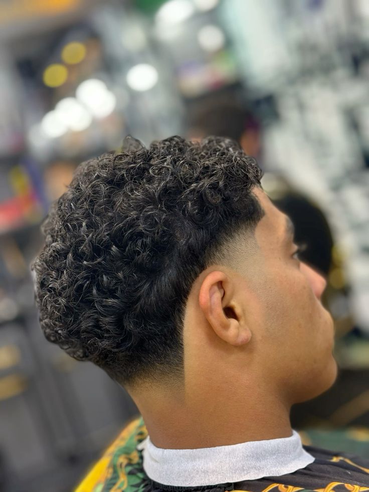 cabelo crespo curto masculino