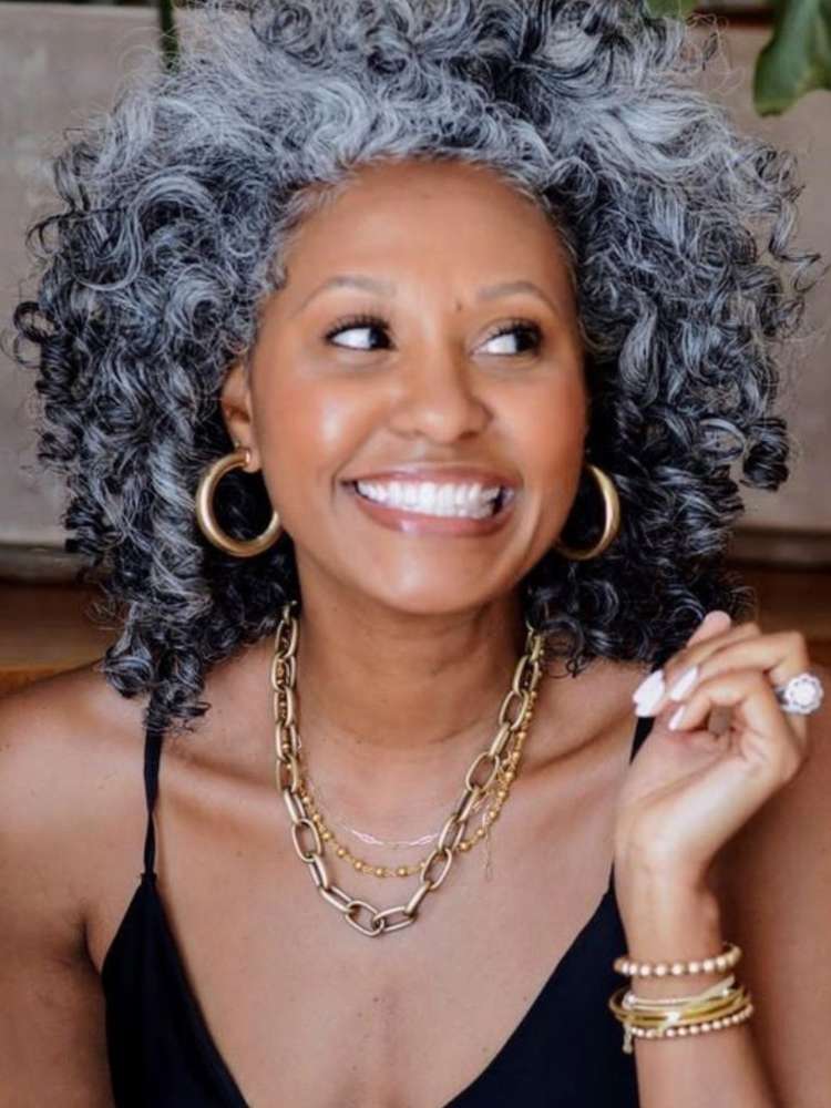 inspiração corte pixie cabelo branco natural