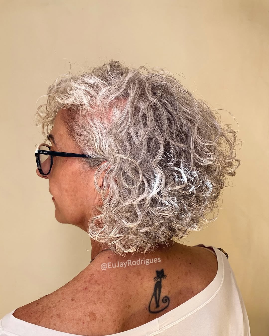 melhores cortes curtos para cabelo cacheado inspiração