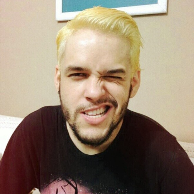 Cabelo branco masculino