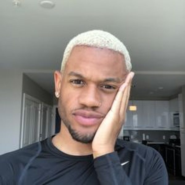 Cuidados com cabelo descolorido masculino