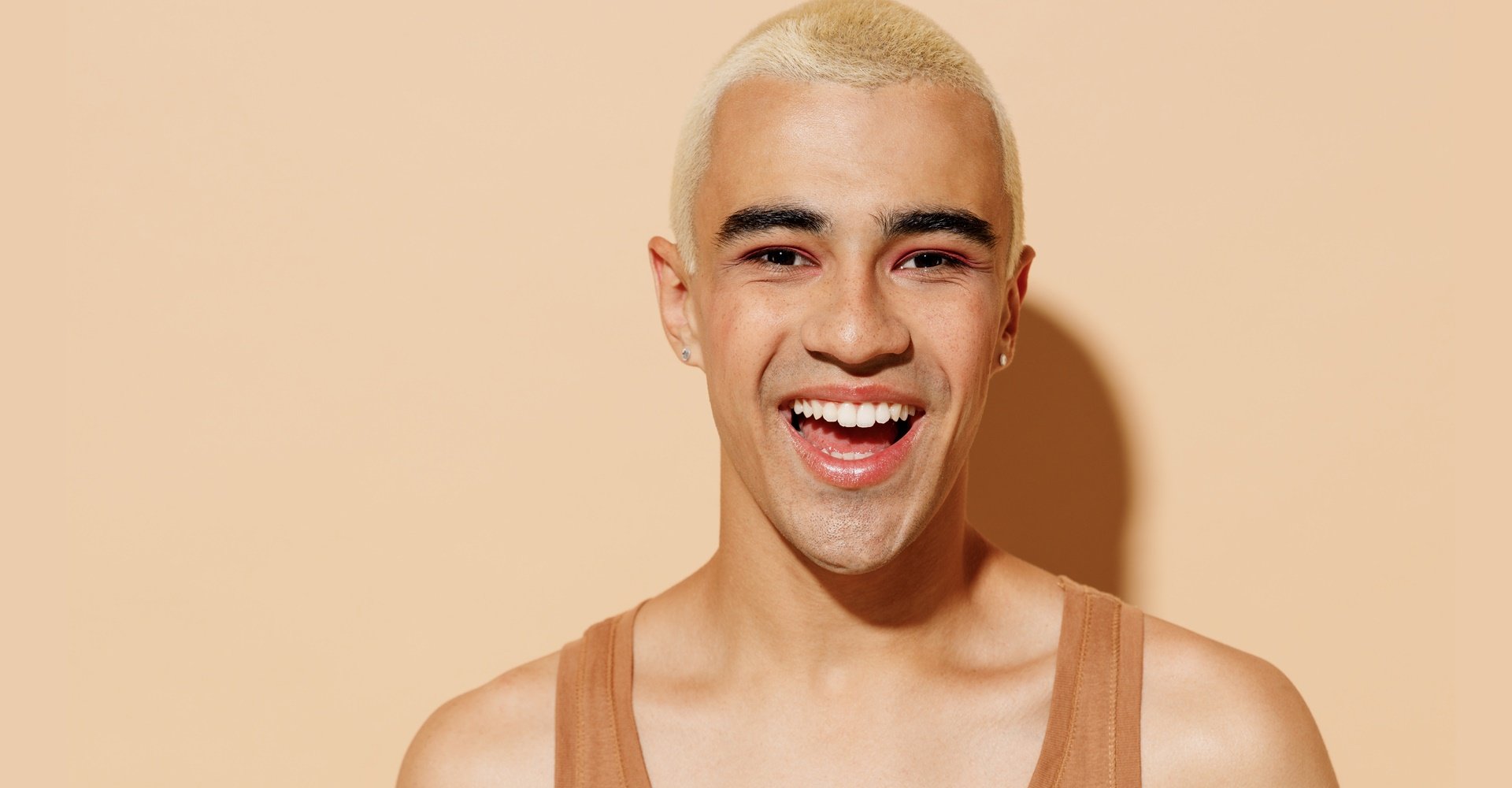 Cabelo branco masculino