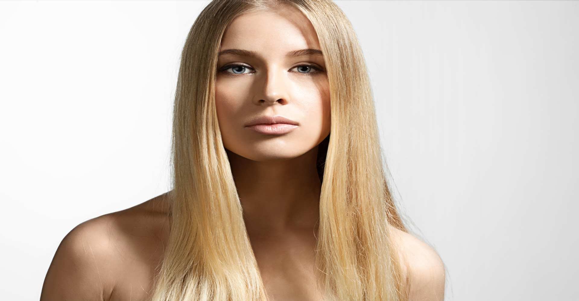 5 ideias de títulos:
1. Loiro Nude: O Guia Completo da Tendência que Transforma seu Visual.
2. Como Conseguir o Loiro Nude Perfeito: Dicas de Profissionais.
3. Loiro Nude: A Cor Versátil que Combina com Todos os Tons de Pele.
4. Manutenção do Loiro Nude: Cuidados Essenciais para uma Cor Duradoura.
5. Desvendando o Loiro Nude: Da Técnica às Variações Mais Desejadas.