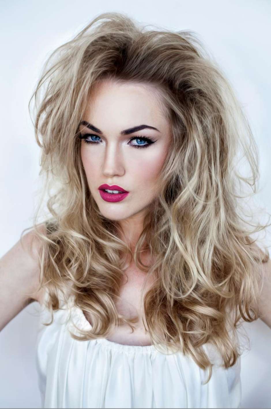 5 Títulos para Posts Satélites:
1. Cortes de Cabelo Longo que Dominaram 2015: Inspire-se!
2. O Coque Masculino: A Tendência Surpreendente de 2015
3. Cabelos das Famosas em 2015: O Que Elas Usavam?
4. Camadas e Textura: Os Segredos dos Cabelos Longos de 2015
5. De 