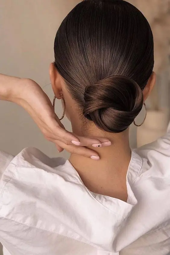 penteados para casamento cabelo cacheado convidada