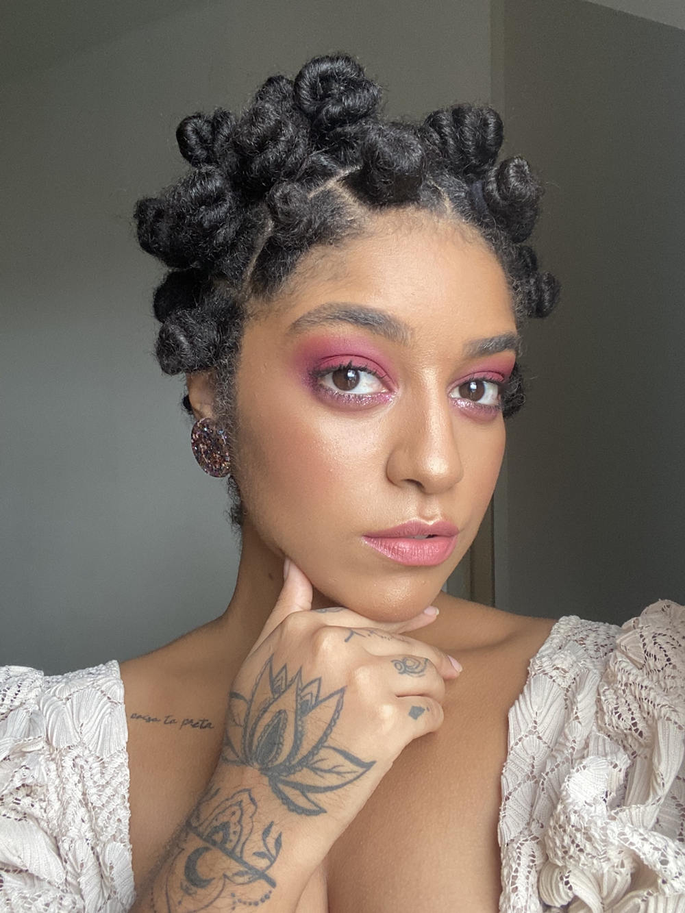 Tranças Afro: Um Guia de Estilos e Cuidados Essenciais