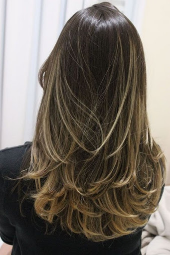 cabelo repicado em pele madura