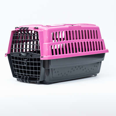 Caixas de transporte flexíveis vs. rígidas: Qual a melhor para seu pet?