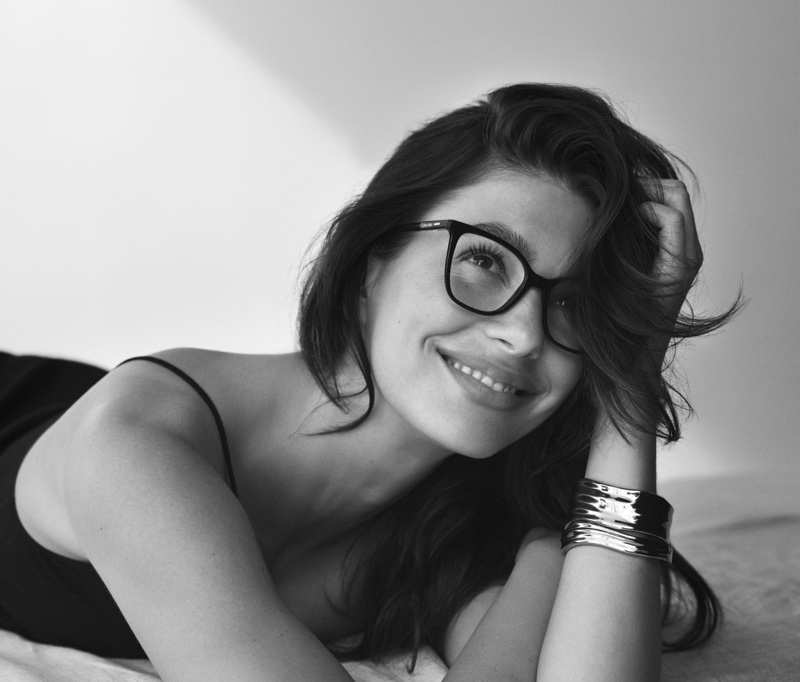 coleção jeans Calvin Klein com Camila Morrone