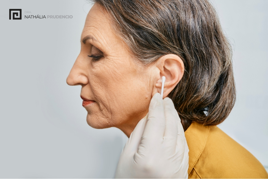 5 ideias de títulos:
1. Câncer de Ouvido: Sinais de Alerta que Você Não Pode Ignorar
2. Entendendo os Tipos de Tumores no Ouvido: Benignos e Malignos
3. Diagnóstico Precoce do Câncer de Orelha: A Importância da Ressonância Magnética
4. Prevenção do Câncer de Ouvido: Fatores de Risco e Cuidados Essenciais
5. O Que Fazer ao Identificar Sintomas de Câncer no Ouvido: Guia Completo