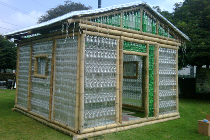 como construir casa com material reciclado brasil
