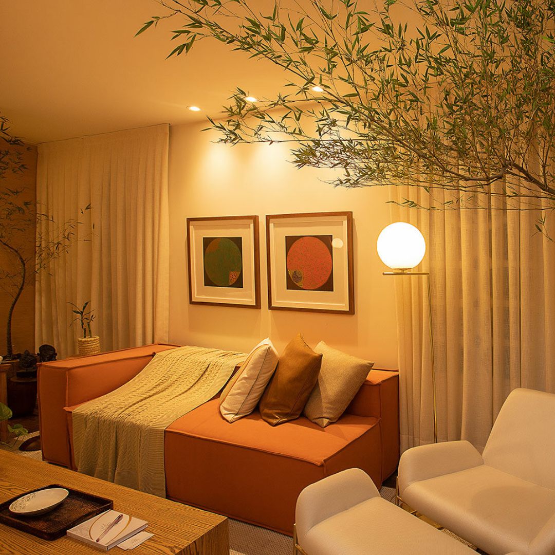 Como usar iluminação indireta para transformar sua sala